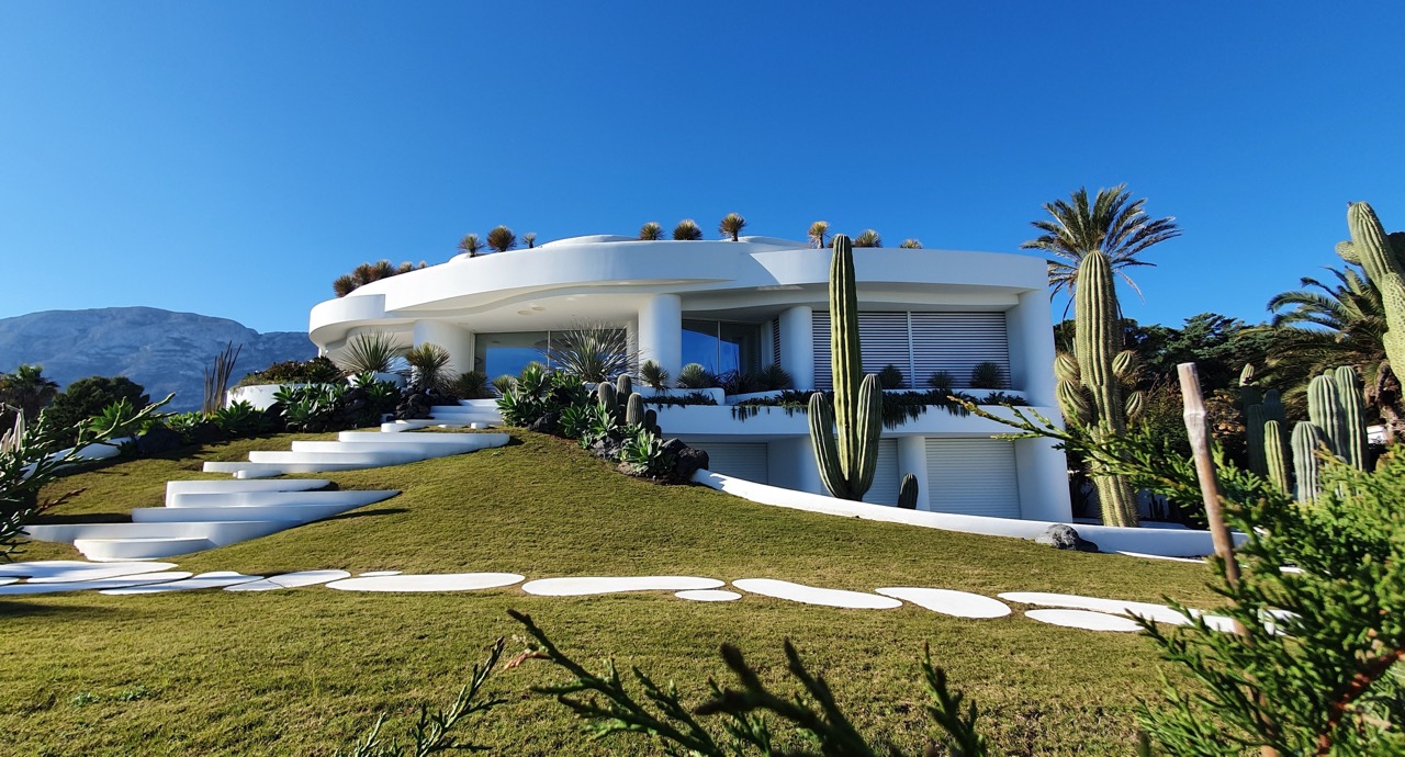 Completed garden project by Santillán Design